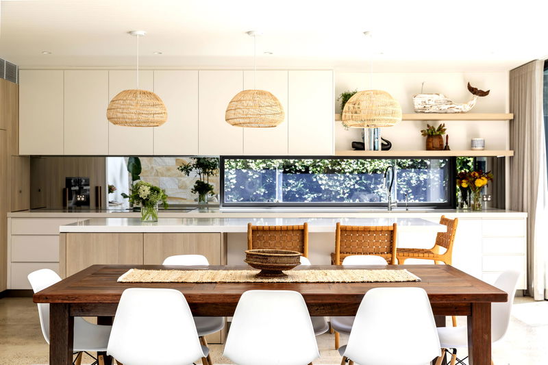 Clovelly Pool Escape (Walk to the beach)