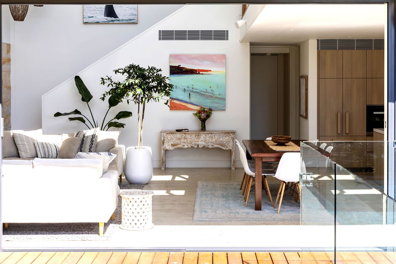 Clovelly Pool Escape (Walk to the beach)