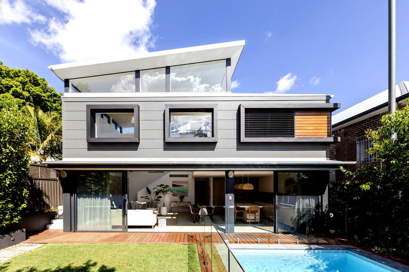 Clovelly Pool Escape (Walk to the beach)