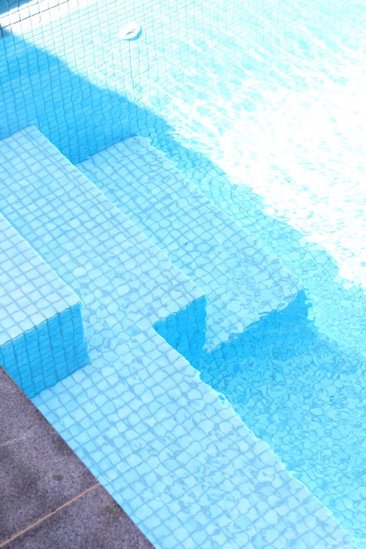 Clovelly Pool Escape (Walk to the beach)