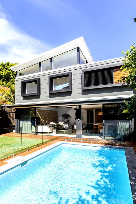 Clovelly Pool Escape (Walk to the beach)