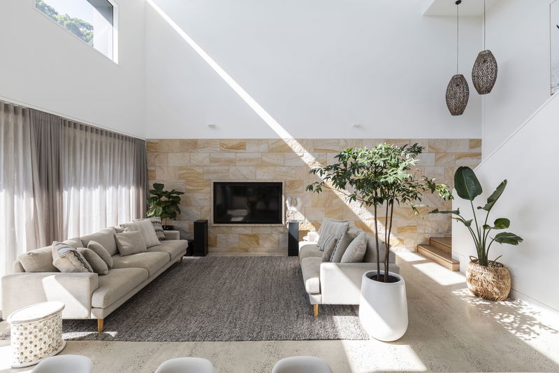 Clovelly Pool Escape (Walk to the beach)