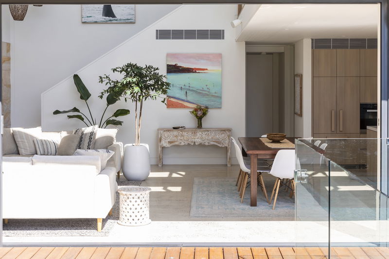 Clovelly Pool Escape (Walk to the beach)