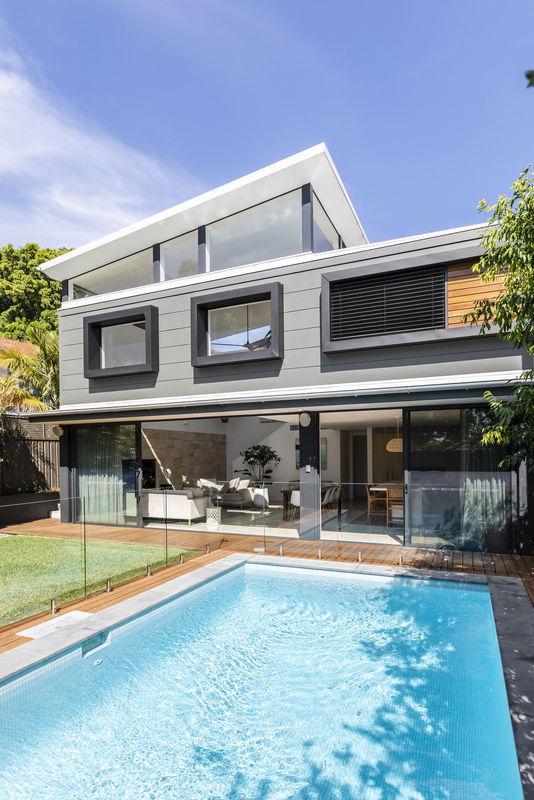 Clovelly Pool Escape (Walk to the beach)