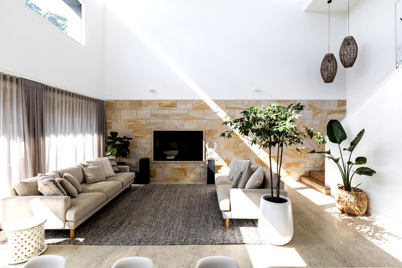 Clovelly Pool Escape (Walk to the beach)