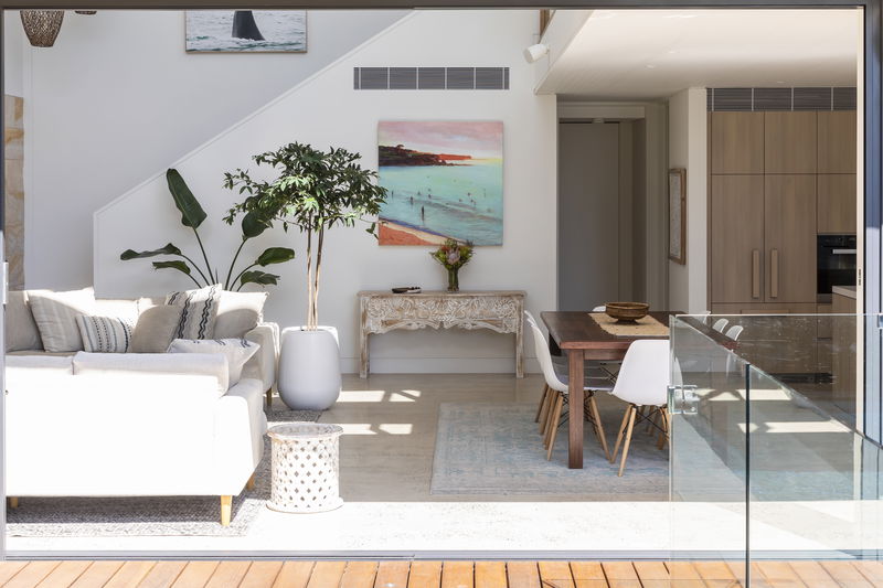 Clovelly Pool Escape (Walk to the beach)