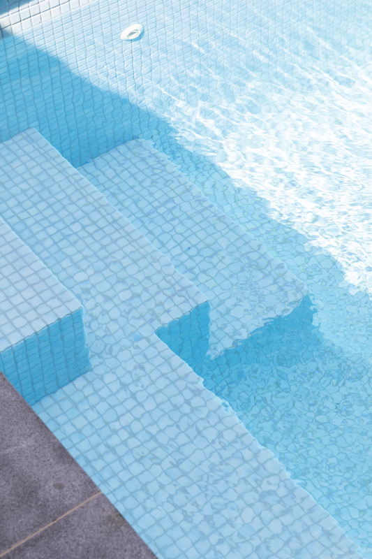 Clovelly Pool Escape (Walk to the beach)