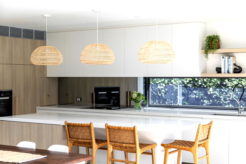 Clovelly Pool Escape (Walk to the beach)