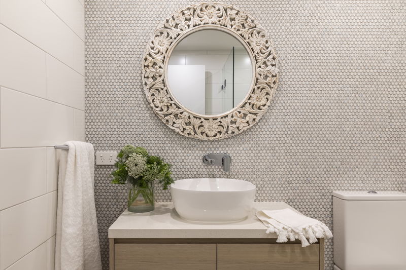 Clovelly Pool Escape (Walk to the beach)