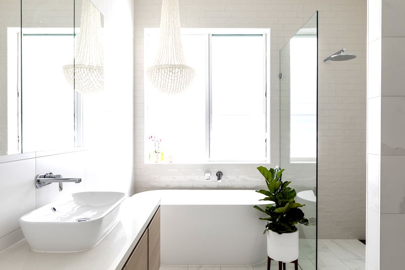 Clovelly Pool Escape (Walk to the beach)