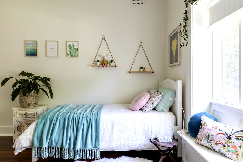 Clovelly Pool Escape (Walk to the beach)