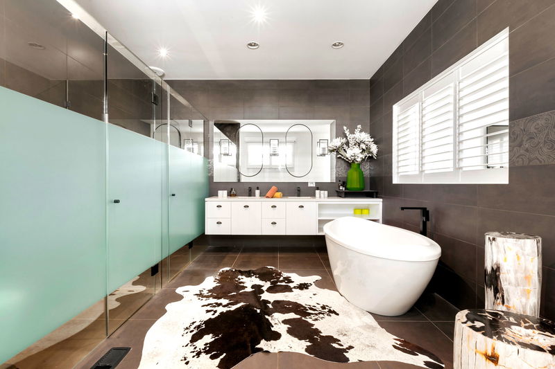 Ocean Beach Road (Solar Heated Pool)