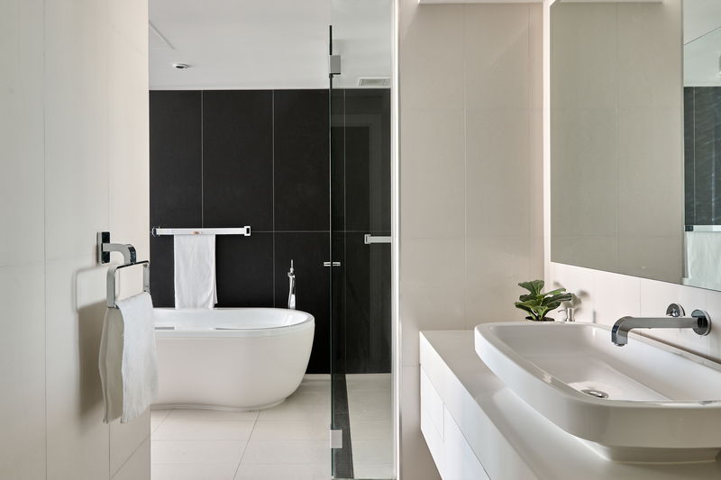 Collins Tower (With Car Parking)