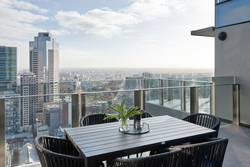 Collins Tower (With Car Parking)