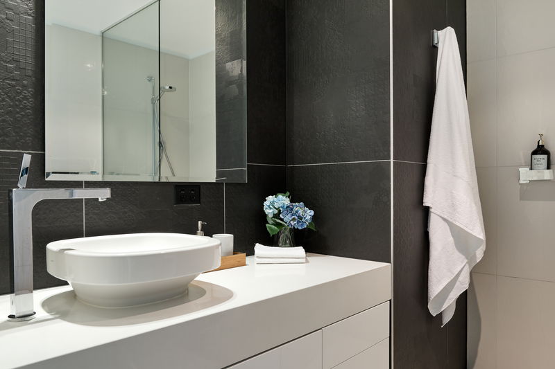 Collins Tower (With Car Parking)