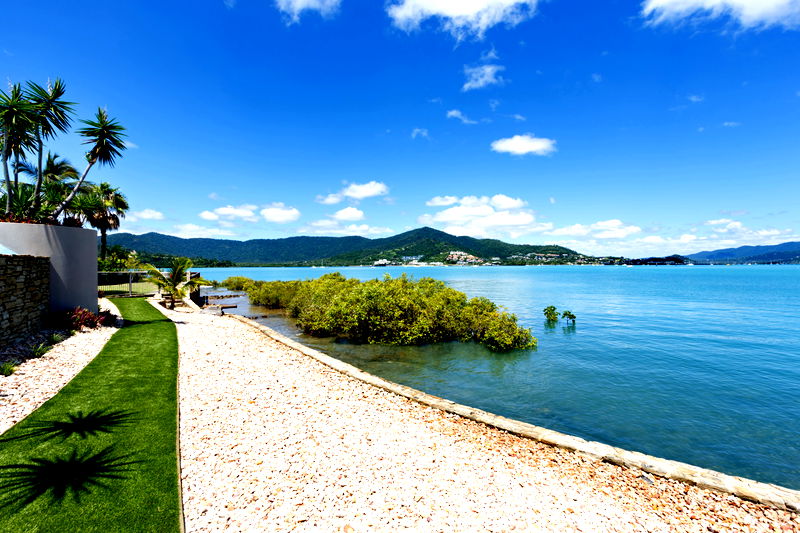 Aqua (With Car Parking)