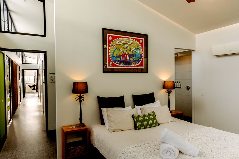 42 Byron (Walk to Beach)