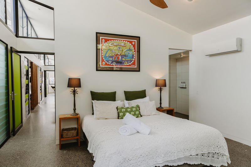 42 Byron (Central Byron, Walk to Beach)