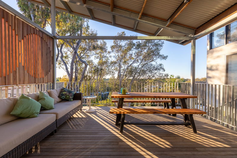 42 Byron (Central Byron, Walk to Beach)