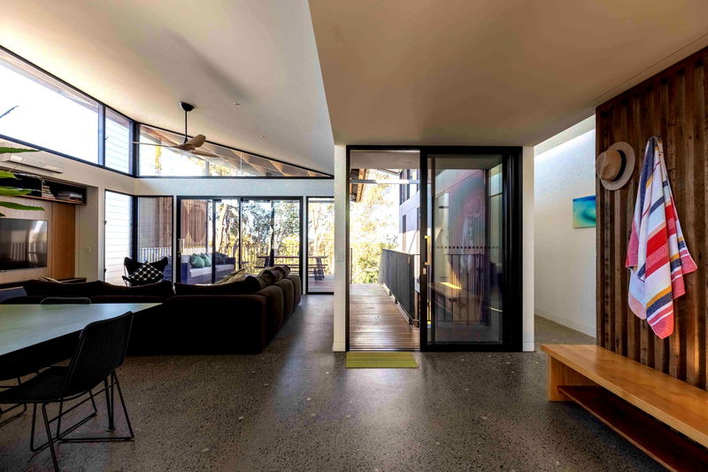 42 Byron (Central Byron, Walk to Beach)