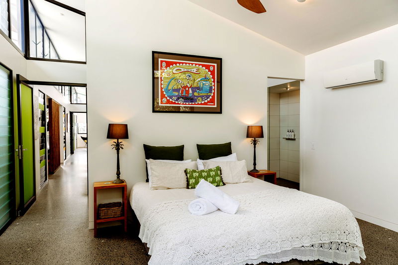 42 Byron (Central Byron, Walk to Beach)