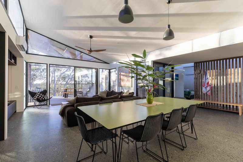 42 Byron (Central Byron, Walk to Beach)