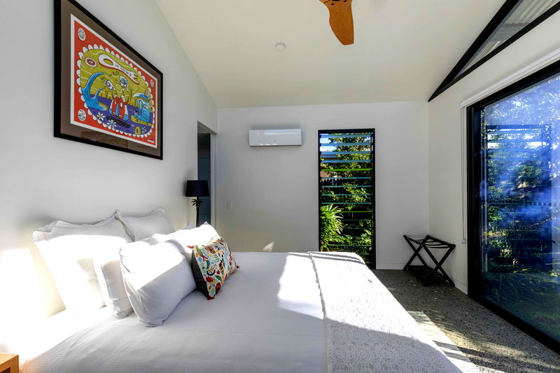 42 Byron (Walk to Beach)