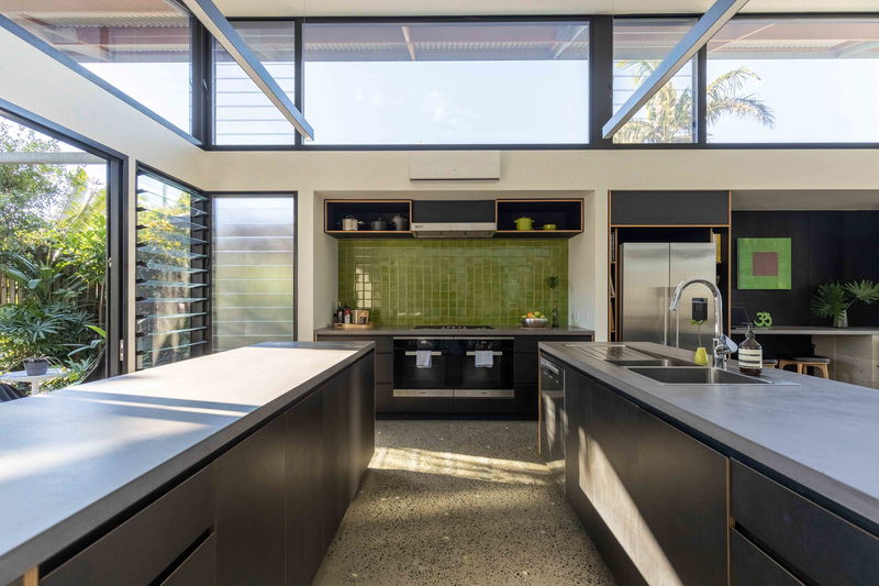 42 Byron (Central Byron, Walk to Beach)