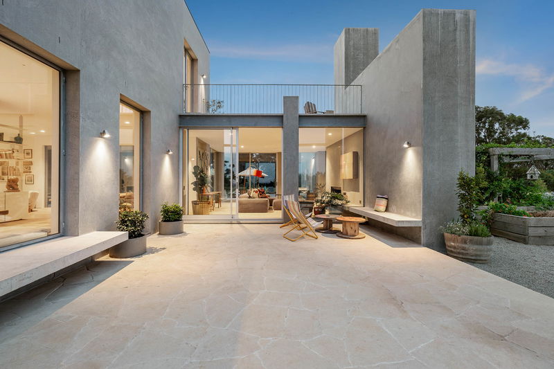 Bells Beach View (With Car Parking)