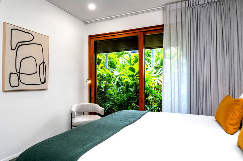 Sapphire (Heated Pool)