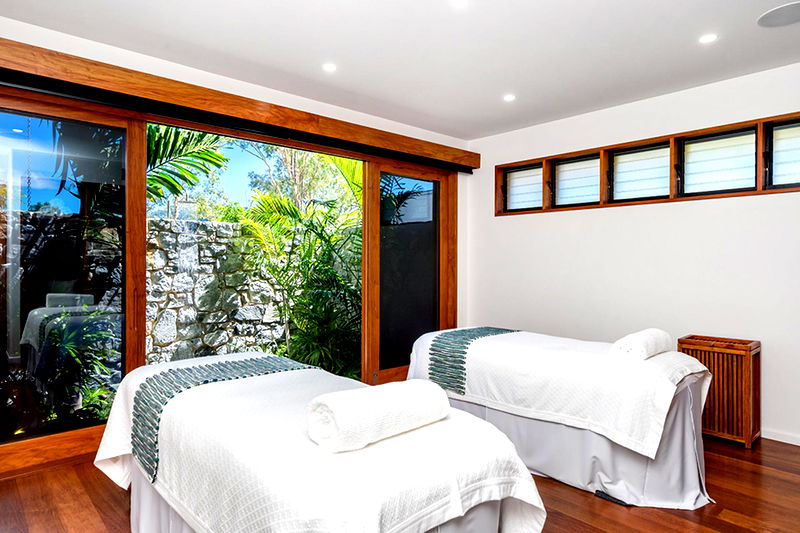 Sapphire (Heated Pool)