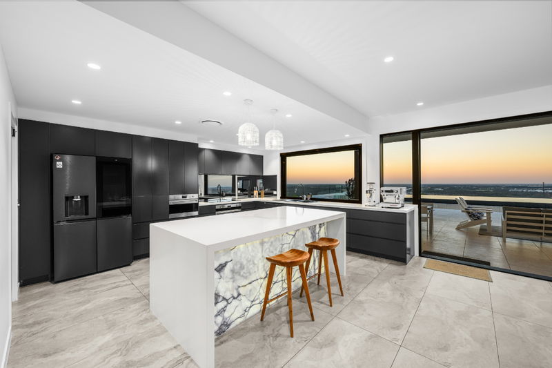 Sky High Estate (Ocean Views)