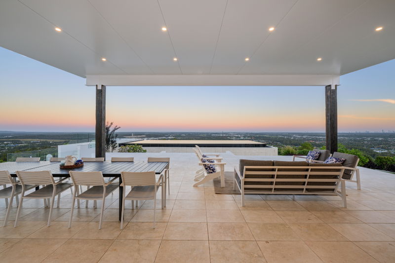 Sky High Estate (Ocean Views)