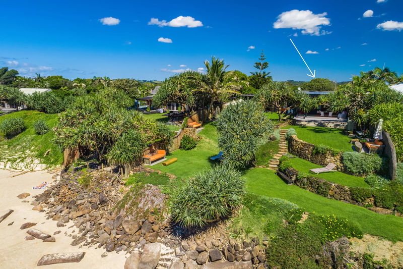 Pacific House Byron Bay ('Rare' Absolute Beachfront Byron Bay)