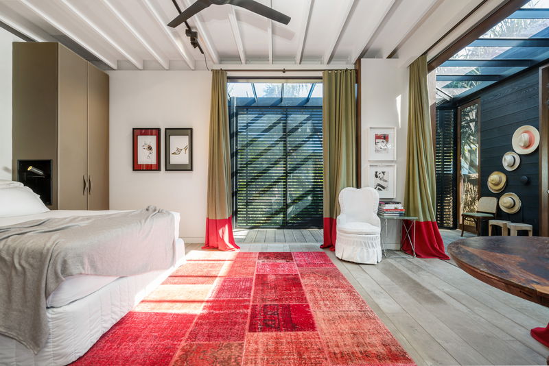 Pacific House Byron Bay ('Rare' Absolute Beachfront Byron Bay)