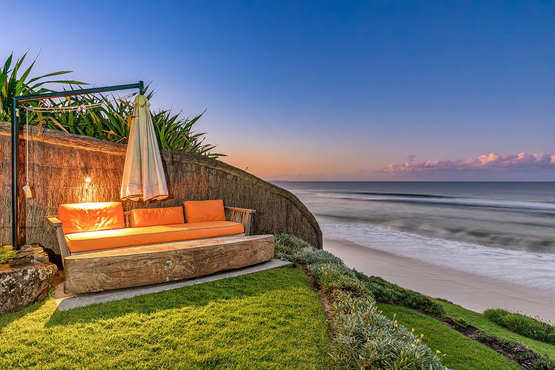 Pacific House Byron Bay ('Rare' Absolute Beachfront Byron Bay)