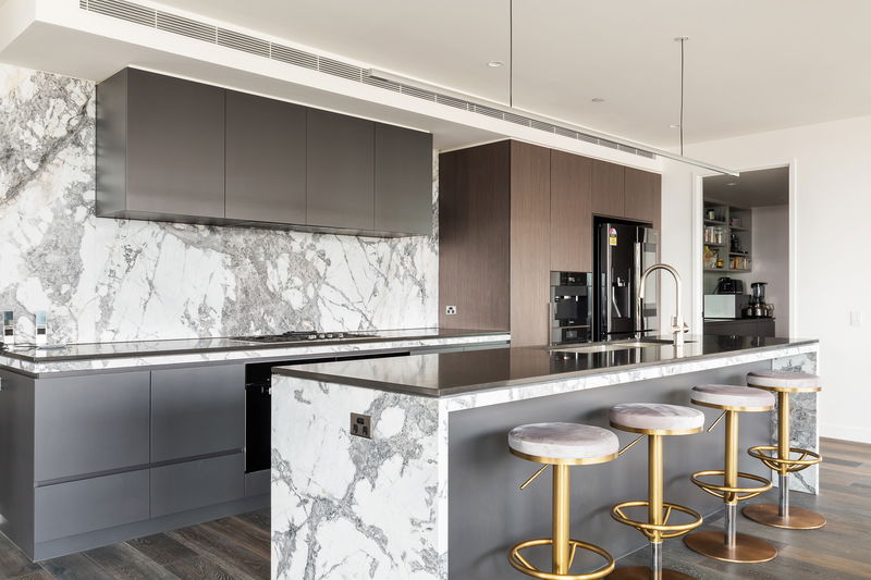 Collins Arch Penthouse (with car parking)