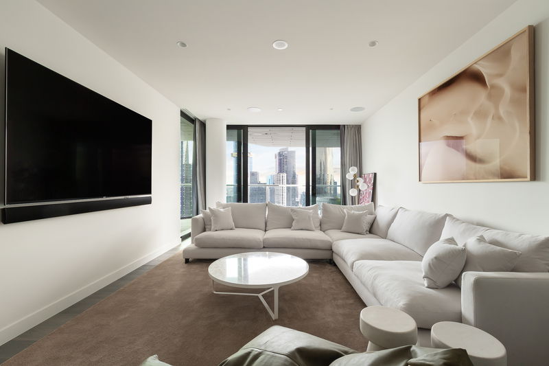 Collins Arch Penthouse (with car parking)