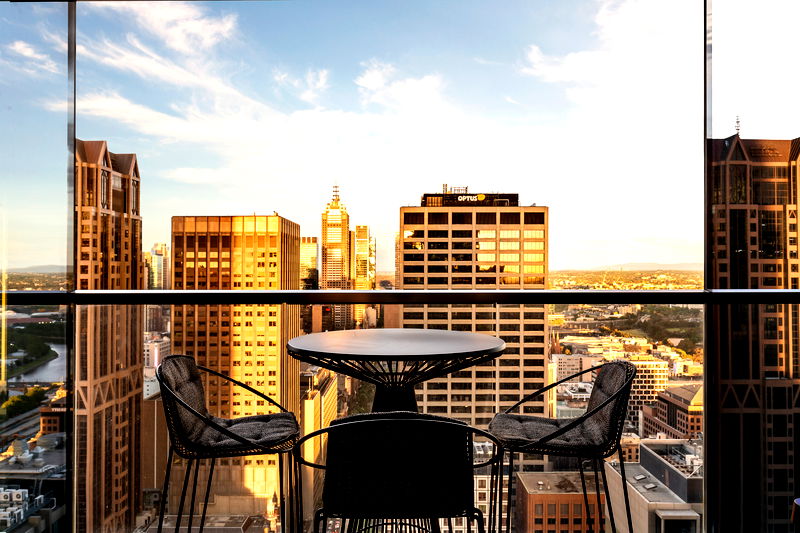 Collins Arch Penthouse (with car parking)