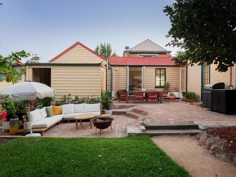 The Secret Garden (Pet Friendly)