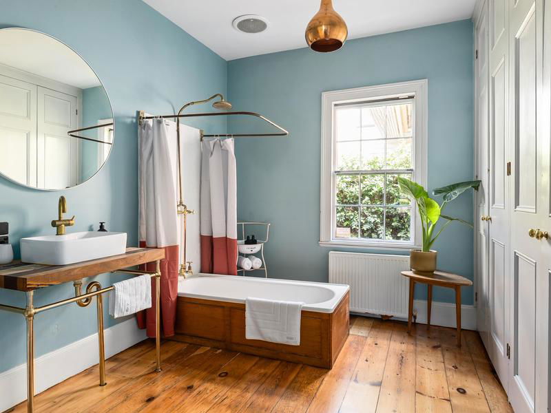 The Secret Garden (Pet Friendly)