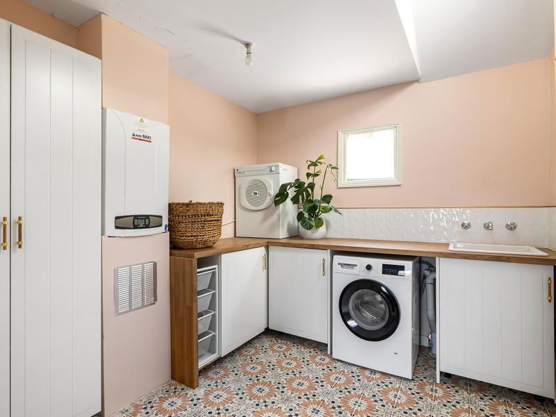 The Secret Garden (Pet Friendly)