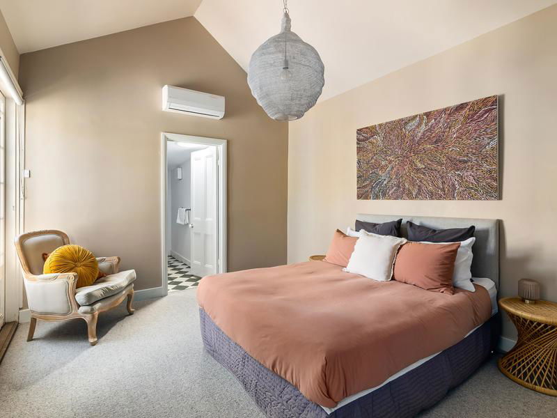 The Secret Garden (Pet Friendly)