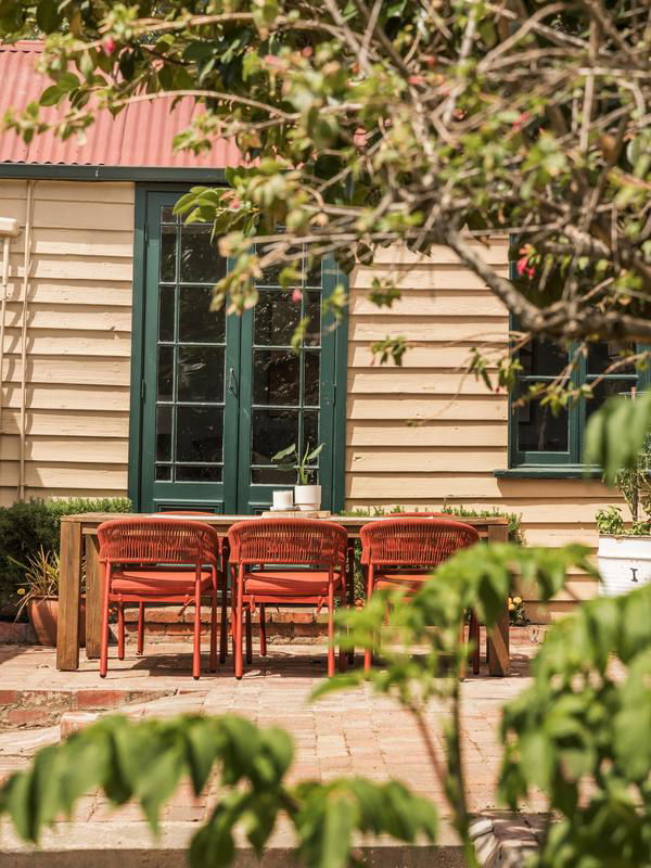 The Secret Garden (Pet Friendly)