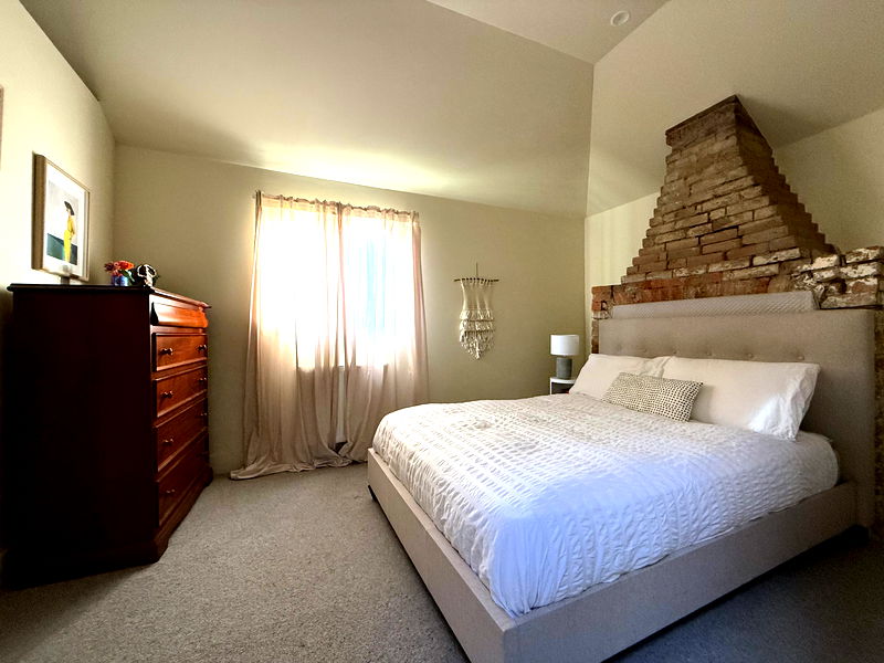 The Secret Garden (Pet Friendly)