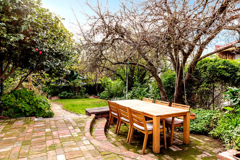 The Secret Garden (Pet Friendly)