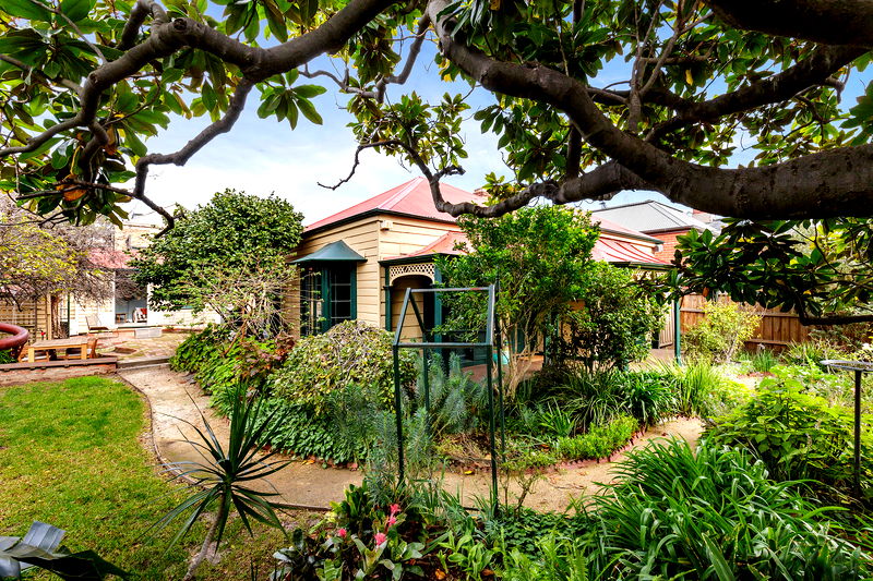 The Secret Garden (Pet Friendly)