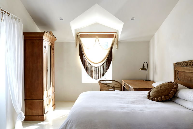 Picadilly House - European inspired Byron manor (With Car Parking)