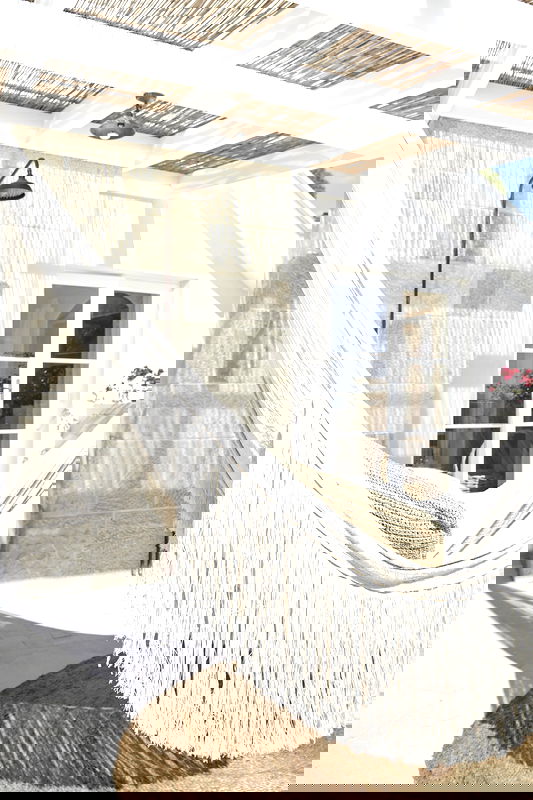 Picadilly House - European inspired Byron manor (With Car Parking)