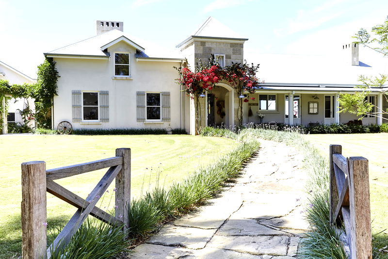 Picadilly House - European inspired Byron manor (With Car Parking)